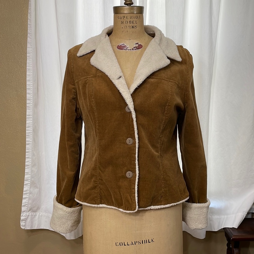 San Joy corduroy cropped camel colored jacket with faux sherpa lining - Picture 1 of 10
